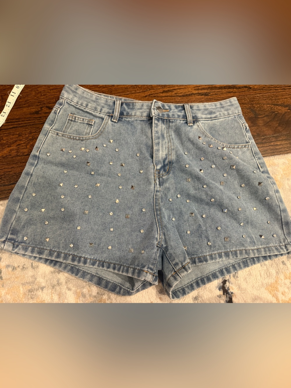 New Diamond Shorts Size Large